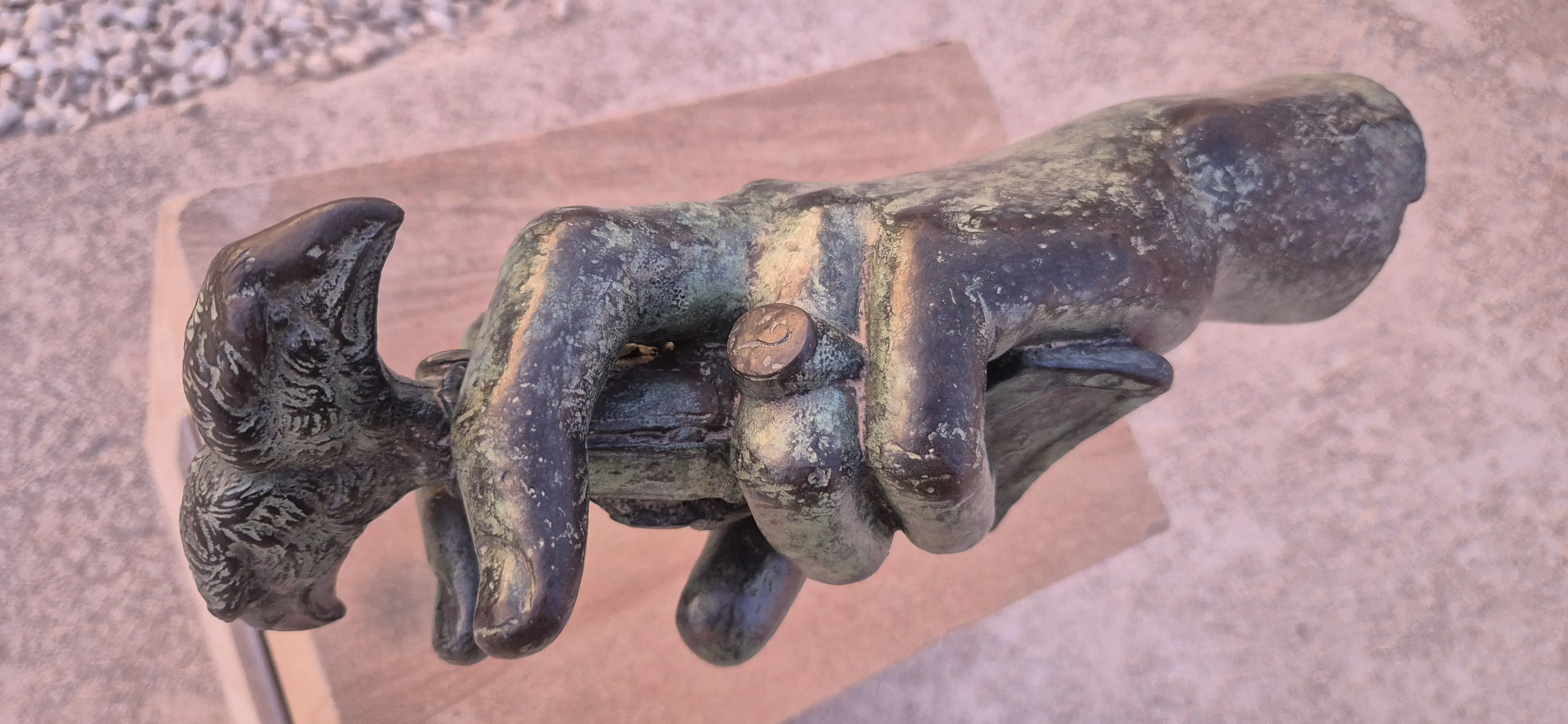 將軍的手雕塑（複製品）