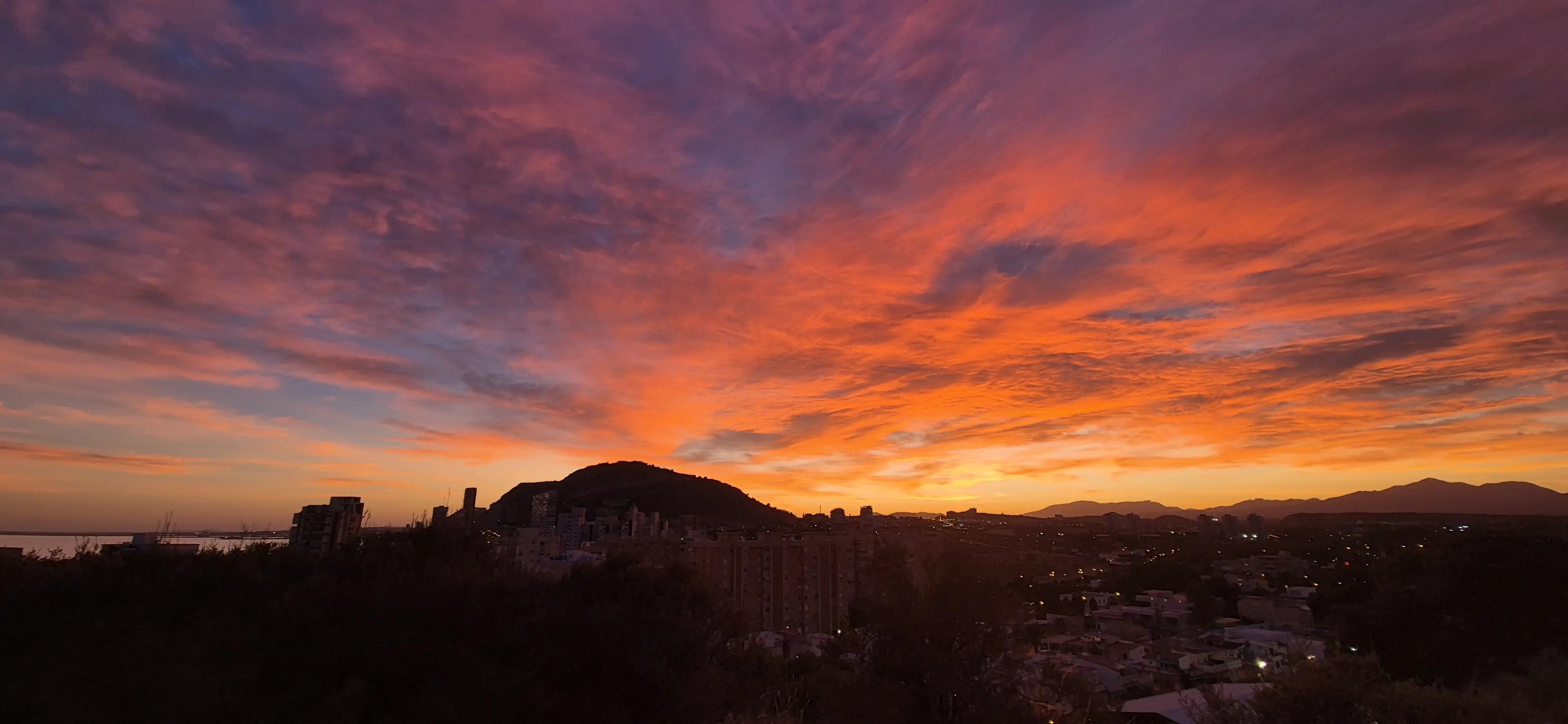 山與海還是一般