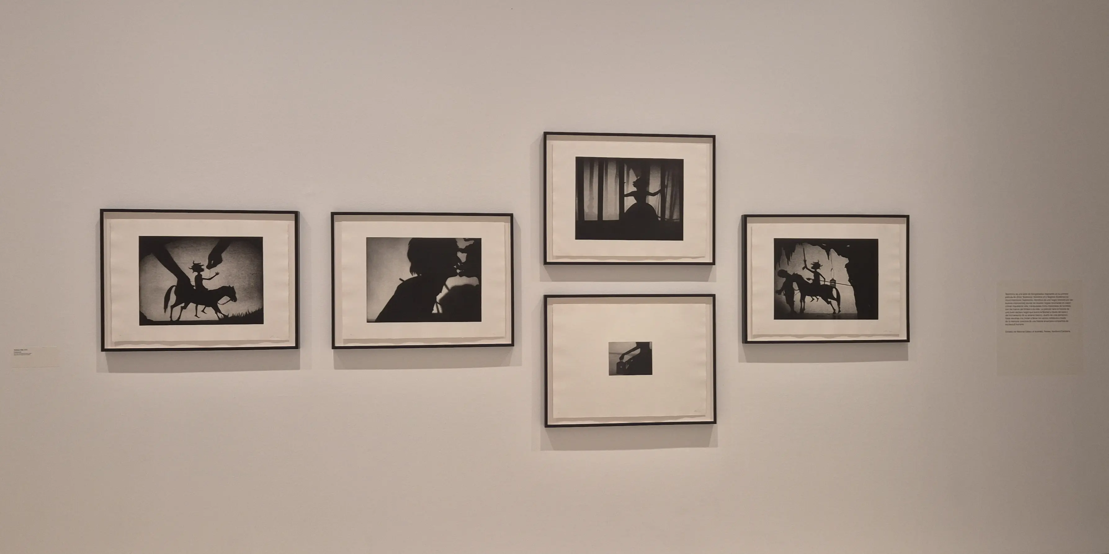  Kara Walker 的絲網印刷作品