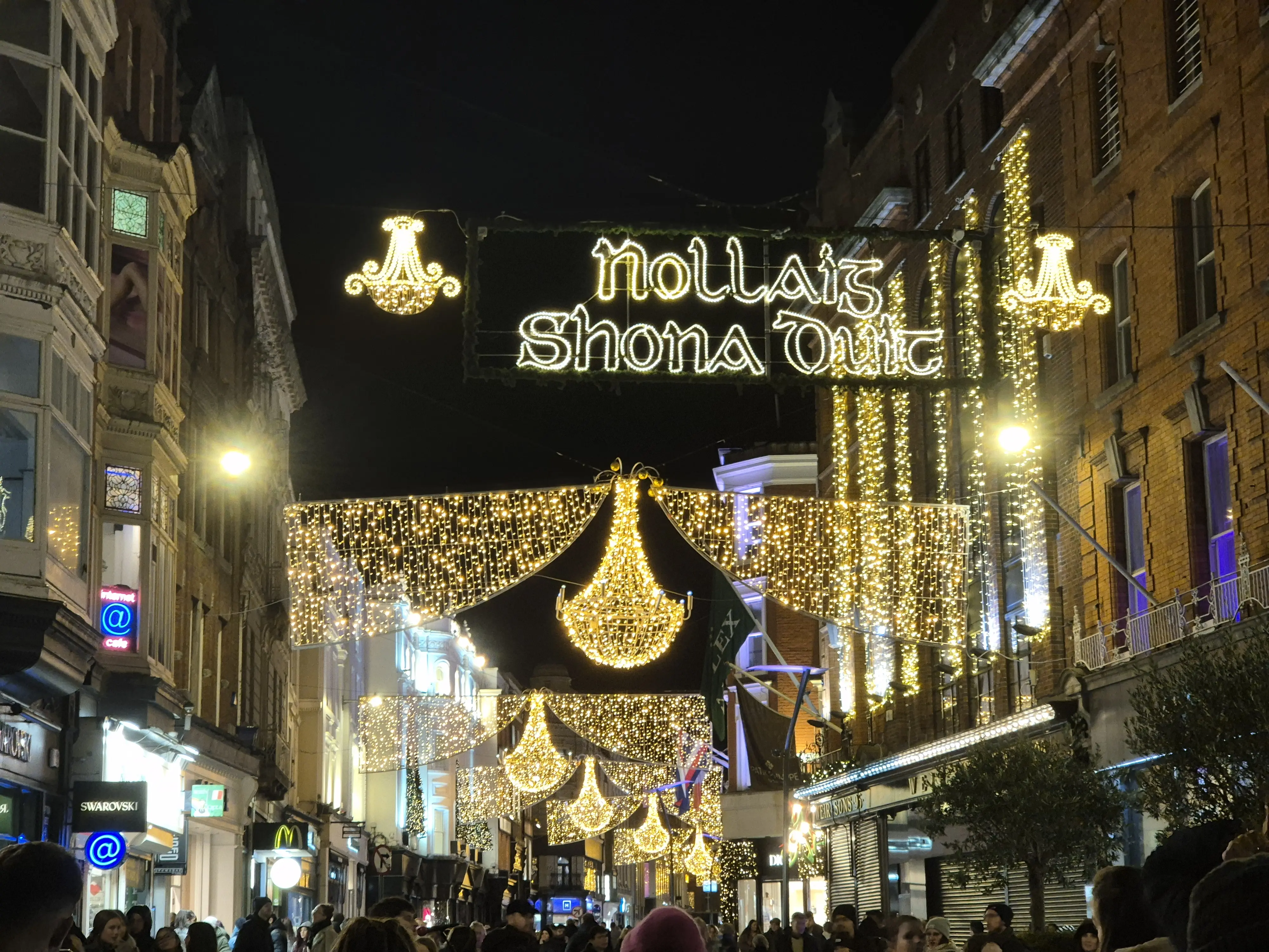 Nollaig shona duit (Null-ig hun-ah gwitch)